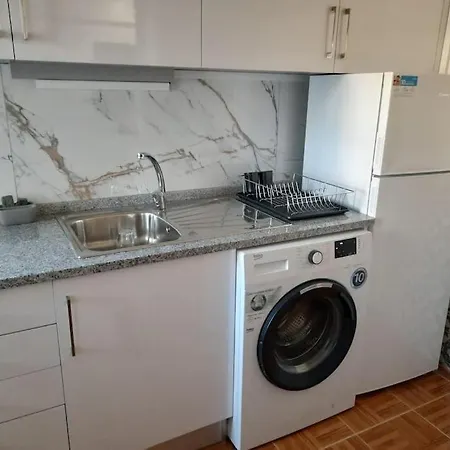 Appartement Av Cristo Rei 61 *