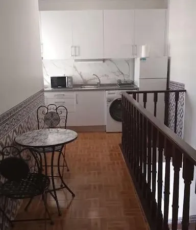Appartement Av Cristo Rei 61 *
